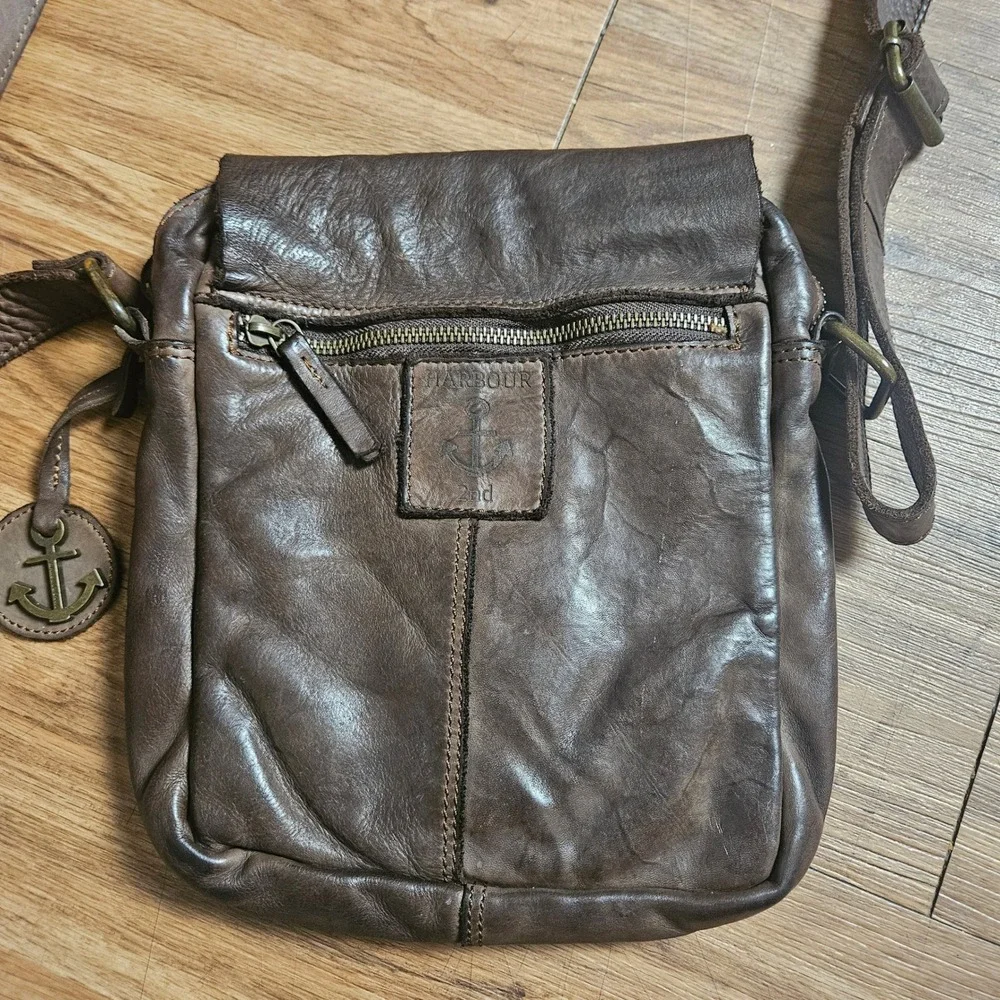 Harbour 2nd Distressed Leather Crossbody Messenger Bag Anchor Logo Patina Rugged